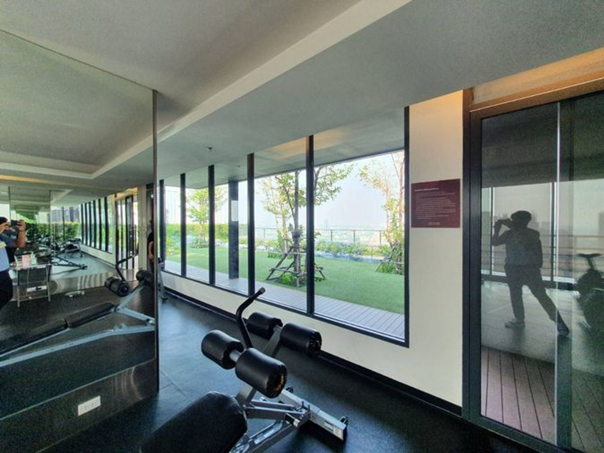 For RentCondoRattanathibet, Sanambinna : **The room is empty. Hotel-style condo, very rare, very nice, cheap price ** For rent, The Hotel Condo, next to MRT Bang Kraso. Rattanathibet line