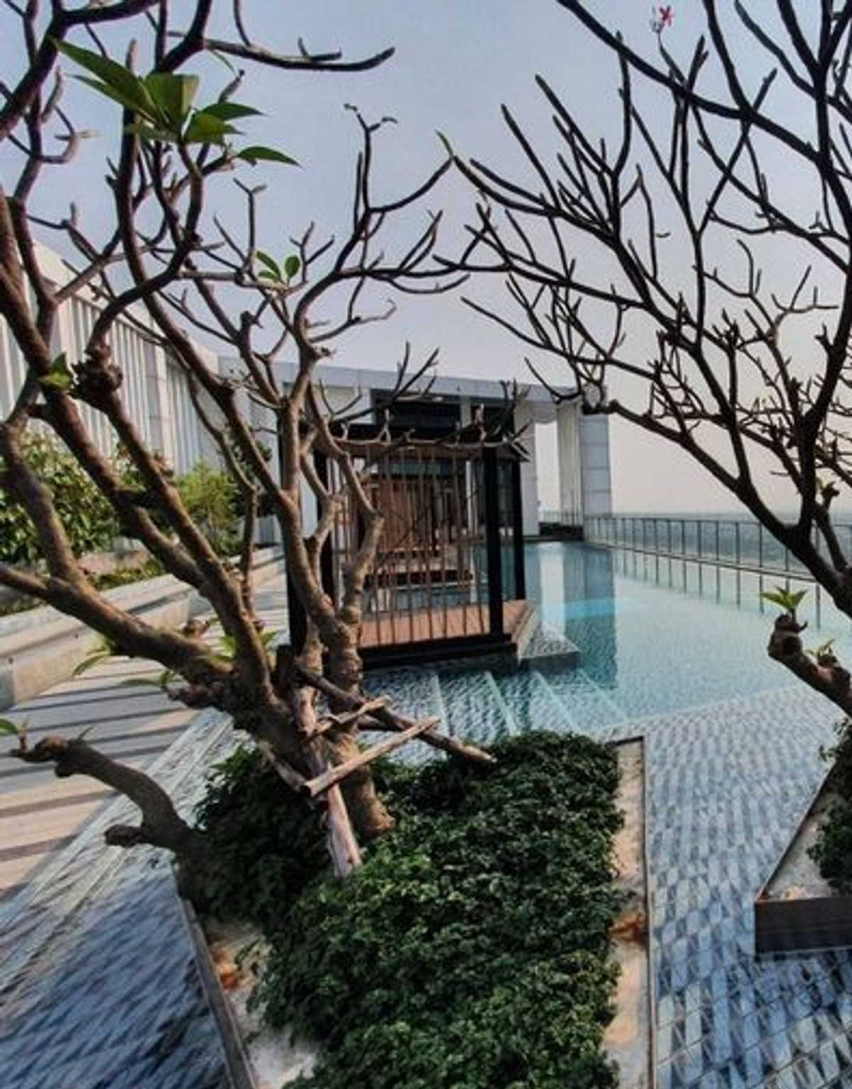 For RentCondoRattanathibet, Sanambinna : **The room is empty. Hotel-style condo, very rare, very nice, cheap price ** For rent, The Hotel Condo, next to MRT Bang Kraso. Rattanathibet line