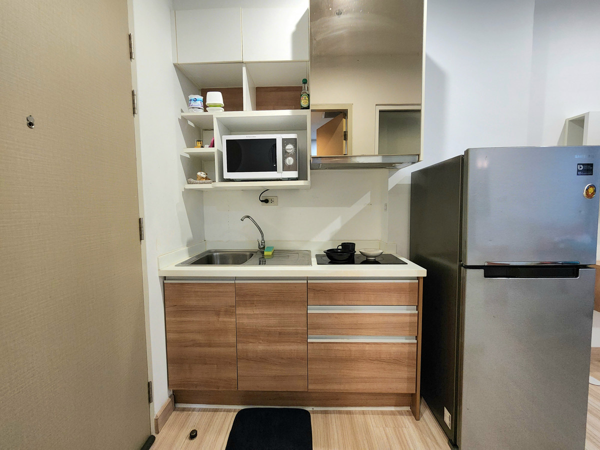 For RentCondoRattanathibet, Sanambinna : **The room is empty. Hotel-style condo, very rare, very nice, cheap price ** For rent, The Hotel Condo, next to MRT Bang Kraso. Rattanathibet line