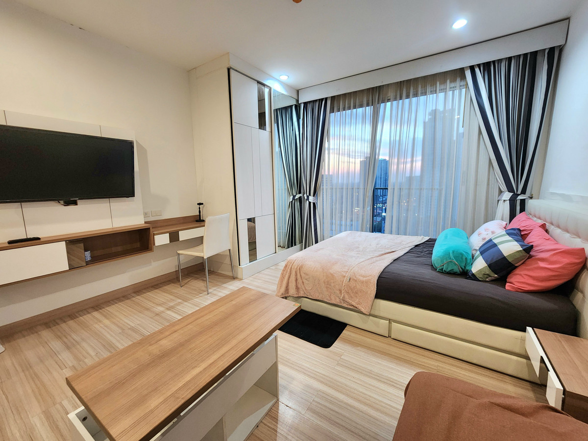 For RentCondoRattanathibet, Sanambinna : **The room is empty. Hotel-style condo, very rare, very nice, cheap price ** For rent, The Hotel Condo, next to MRT Bang Kraso. Rattanathibet line