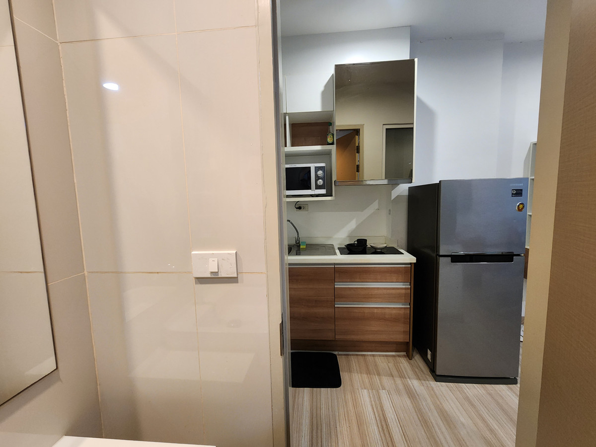 For RentCondoRattanathibet, Sanambinna : **The room is empty. Hotel-style condo, very rare, very nice, cheap price ** For rent, The Hotel Condo, next to MRT Bang Kraso. Rattanathibet line
