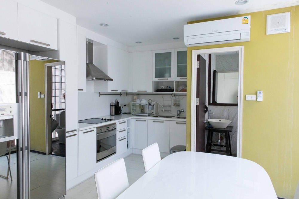 ขายทาวน์โฮมสุขุมวิท อโศก ทองหล่อ : ทาวน์เฮ้าส์ ทองหล่อ 13 / 4 ห้องนอน (ขาย), Townhouse Thonglor 13 / 4 Bedrooms (FOR SALE) T535