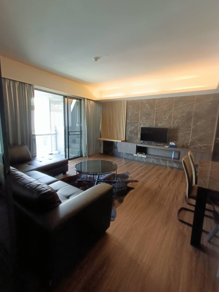 For RentCondoSukhumvit, Asoke, Thonglor : Beautiful room, high floor, with private garden for rent, 2 bedrooms, 2 bathrooms, Siamese Gioia, Sukhumvit 31.