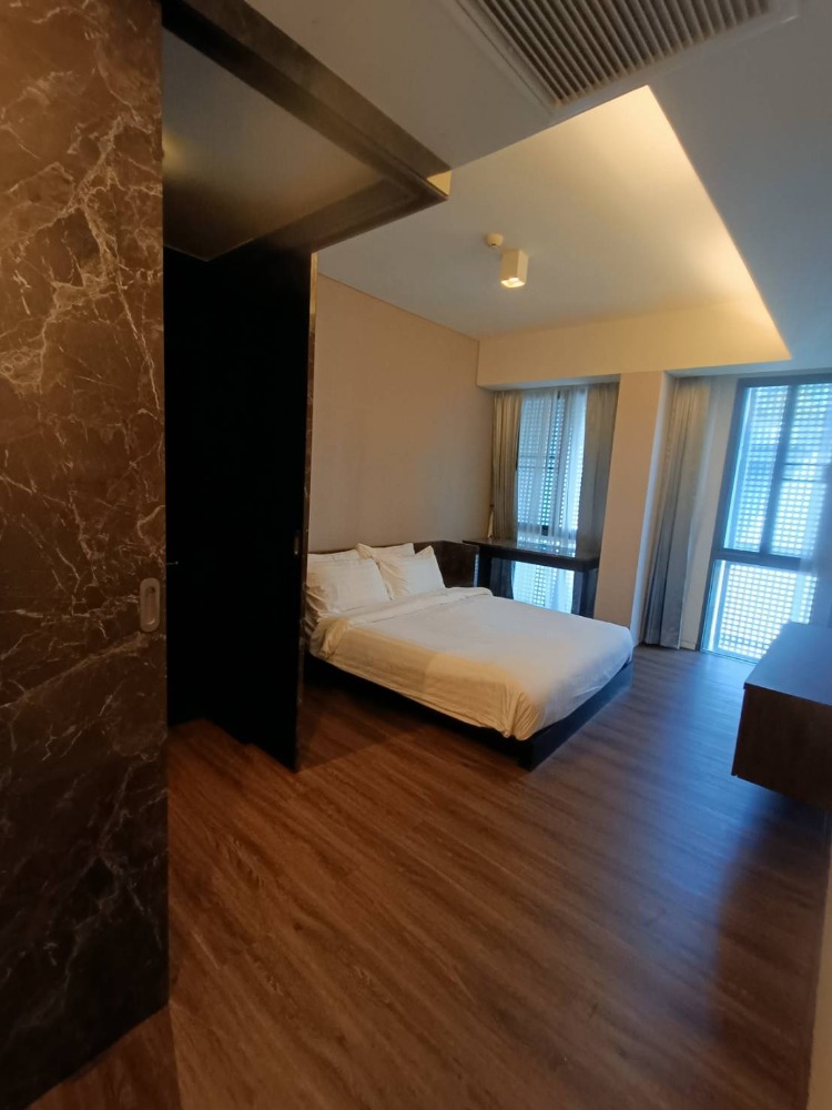 For RentCondoSukhumvit, Asoke, Thonglor : Beautiful room, high floor, with private garden for rent, 2 bedrooms, 2 bathrooms, Siamese Gioia, Sukhumvit 31.