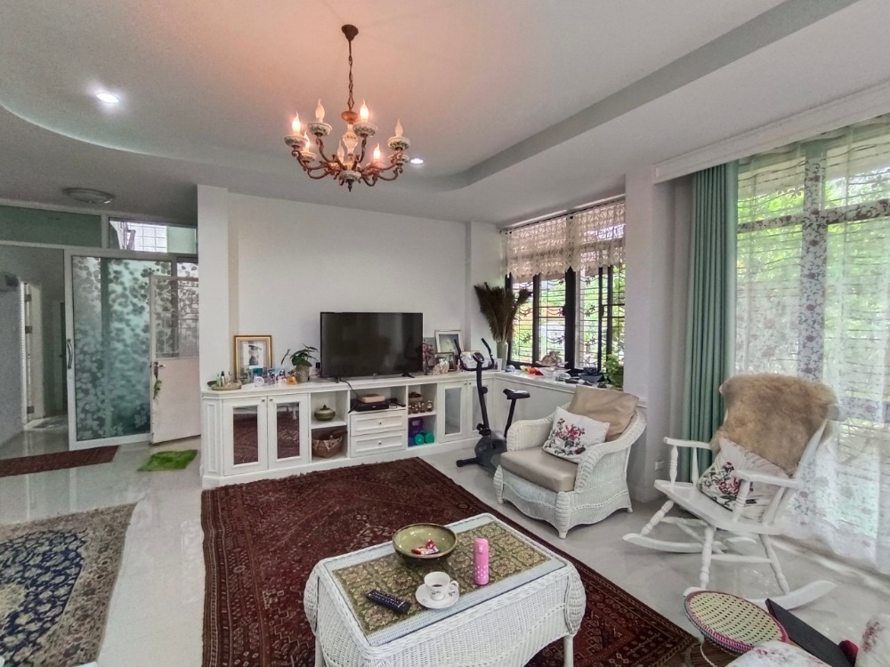 ขายบ้านเชียงราย : ขายบ้านเดี่ยวพร้อมอยู่ หมู่บ้านภูวารีวิลล่า - เชียงราย เนื้อที่ 94 ตรว. ขายพร้อมเฟอร์นิเจอร์