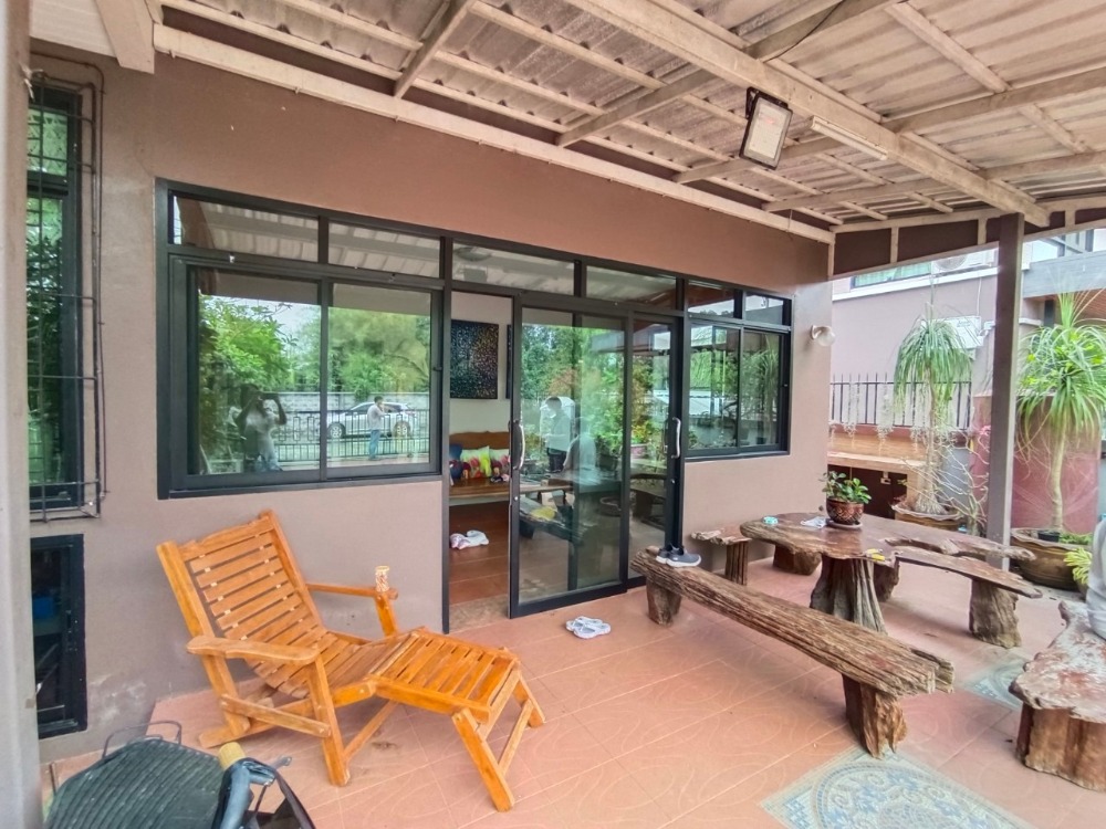 ขายบ้านเชียงราย : ขายบ้านเดี่ยวพร้อมอยู่ หมู่บ้านภูวารีวิลล่า - เชียงราย เนื้อที่ 94 ตรว. ขายพร้อมเฟอร์นิเจอร์