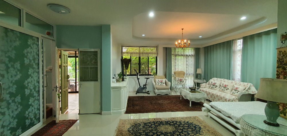 ขายบ้านเชียงราย : ขายบ้านเดี่ยวพร้อมอยู่ หมู่บ้านภูวารีวิลล่า - เชียงราย เนื้อที่ 94 ตรว. ขายพร้อมเฟอร์นิเจอร์