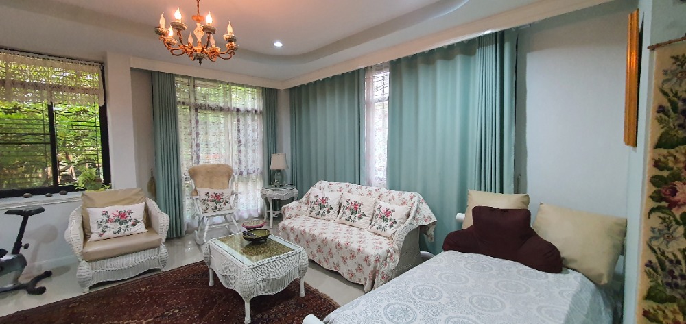 ขายบ้านเชียงราย : ขายบ้านเดี่ยวพร้อมอยู่ หมู่บ้านภูวารีวิลล่า - เชียงราย เนื้อที่ 94 ตรว. ขายพร้อมเฟอร์นิเจอร์