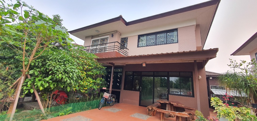 ขายบ้านเชียงราย : ขายบ้านเดี่ยวพร้อมอยู่ หมู่บ้านภูวารีวิลล่า - เชียงราย เนื้อที่ 94 ตรว. ขายพร้อมเฟอร์นิเจอร์