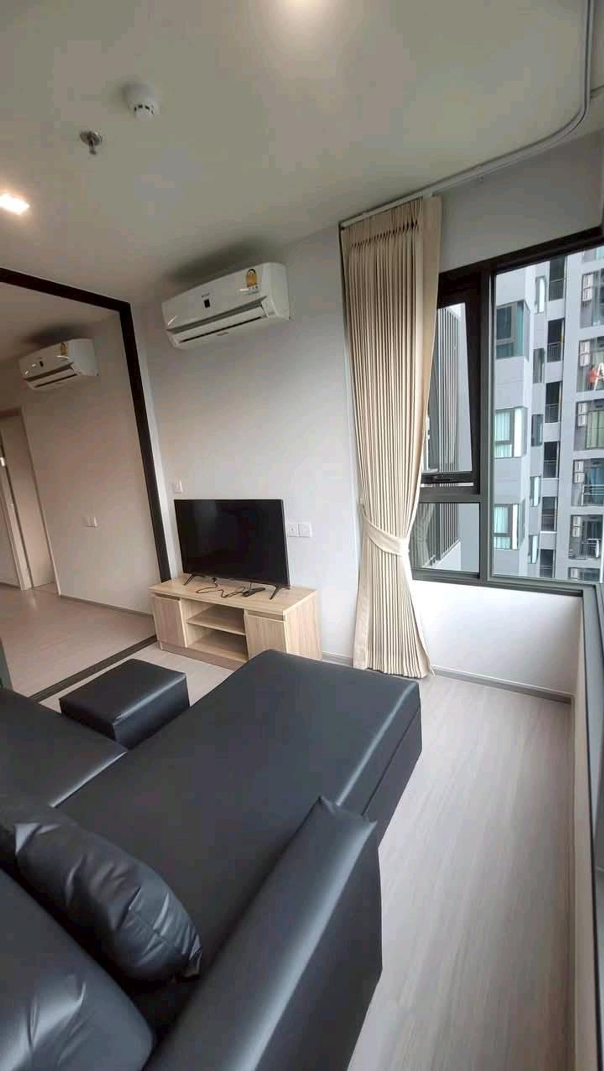 ให้เช่าคอนโดท่าพระ ตลาดพลู วุฒากาศ : ให้เช่า ราคาดีๆ Life Sathorn Sierra  40 ตรม บนถนนราชพฤกษ์ ระยะ 150 เมตรจาก BTSตลาดพลู   และ100 เมตรถึง BRTราชพฤกษ์