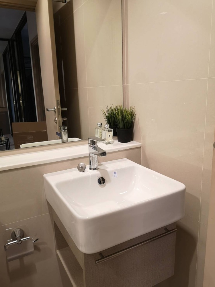 ให้เช่าคอนโดท่าพระ ตลาดพลู วุฒากาศ : ให้เช่า ราคาดีๆ Life Sathorn Sierra  40 ตรม บนถนนราชพฤกษ์ ระยะ 150 เมตรจาก BTSตลาดพลู   และ100 เมตรถึง BRTราชพฤกษ์