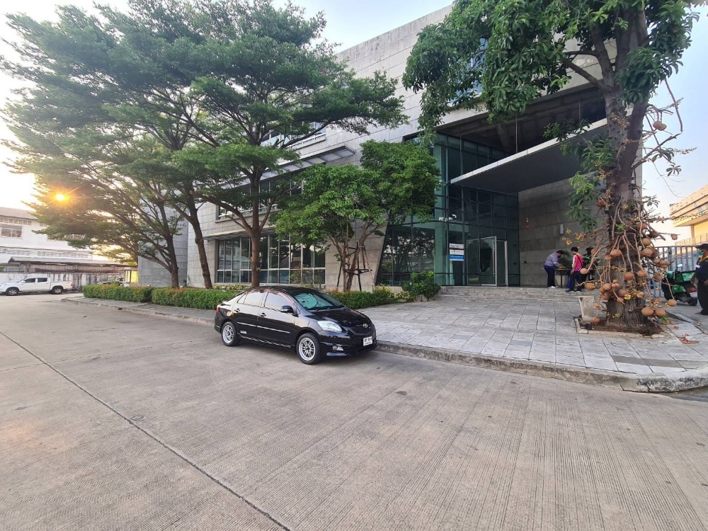 ให้เช่าสำนักงานปิ่นเกล้า จรัญสนิทวงศ์ : ปล่อยเช่า สำนักงาน ติดถนนบรมราชชนนีสาย 3