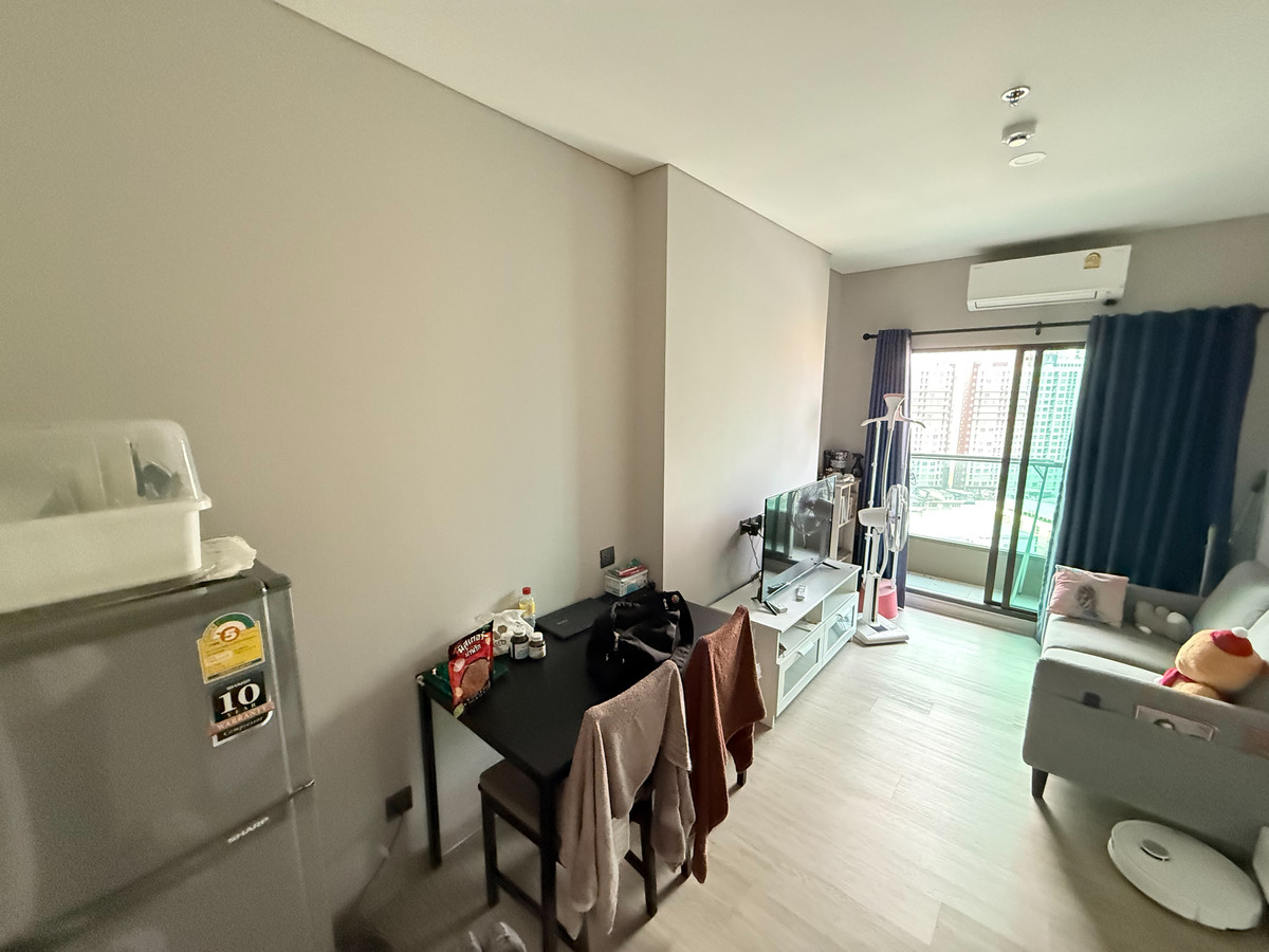 For RentCondoKasetsart, Ratchayothin : 💛Separate bedroom💙❤️ Lumpini Park Phahon 32​🚝 next to the main road, Kasetsart University area, BTS Senanikom, BTS Ratchayothin.