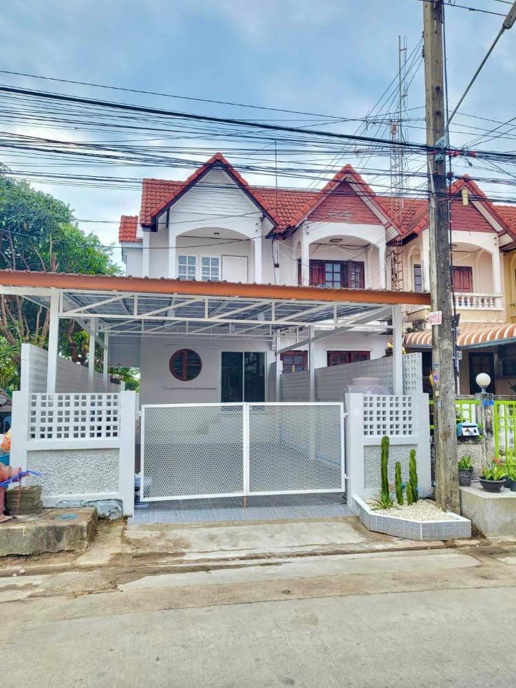 ขายทาวน์โฮมสมุทรปราการ สำโรง : ขายด่วน ทาวน์เฮ้าส์ 2 ชั้นหลังมุม หมู่บ้านวโรชา 5 เทพารักษ์ สมุทรปราการ (รีโนเวทใหม่ พร้อมเข้าอยู่) 31 ตารางวา 2 ห้องนอน ต.บางเพรียง อ.บางบ่อ