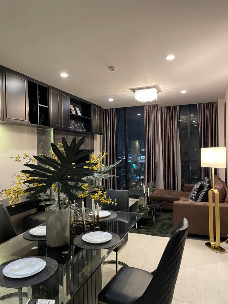 For RentCondoWitthayu, Chidlom, Langsuan, Ploenchit : New room, high floor, 2 bedrooms, 2 bathrooms for rent, Noble Ploenchit