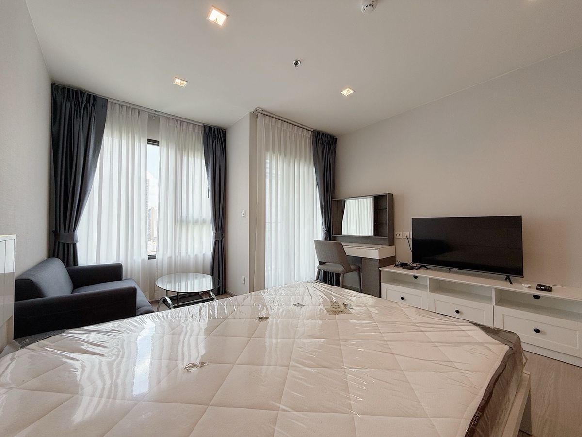 For RentCondoThaphra, Talat Phlu, Wutthakat : ✨Life Sathorn Sierra✨ High floor, good condition, ready to move