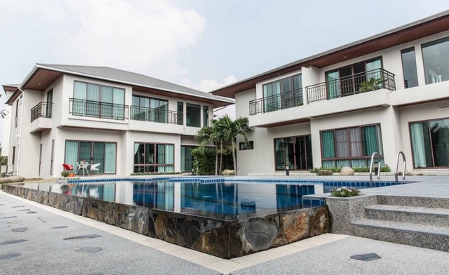ให้เช่าบ้านลาดกระบัง สุวรรณภูมิ : ให้เช่าบ้านเดี่ยว 2 ชั้น 3 หลัง 400 ตรว. 12 ห้องนอน ย่านพระราม9 พร้อมสระว่ายน้ำส่วนตัว ใกล้ ARL หัวหมาก