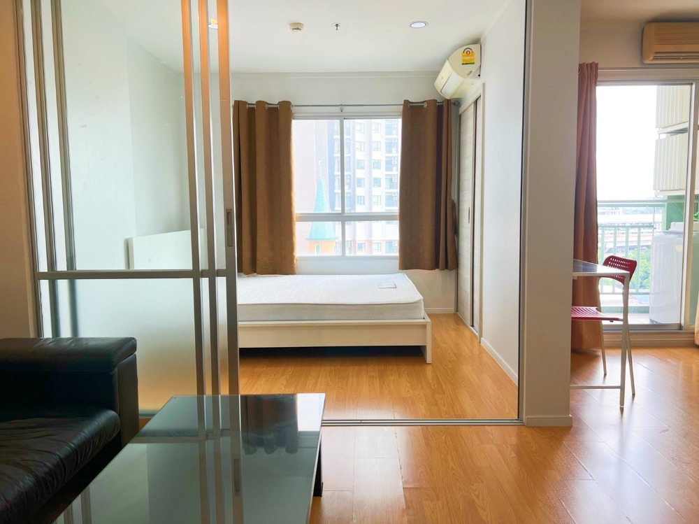 For RentCondoPattanakan, Srinakarin : For rent, Lumpini Place Srinakarin, Huamark Station, near the train station, convenient to travel, hurry to book.