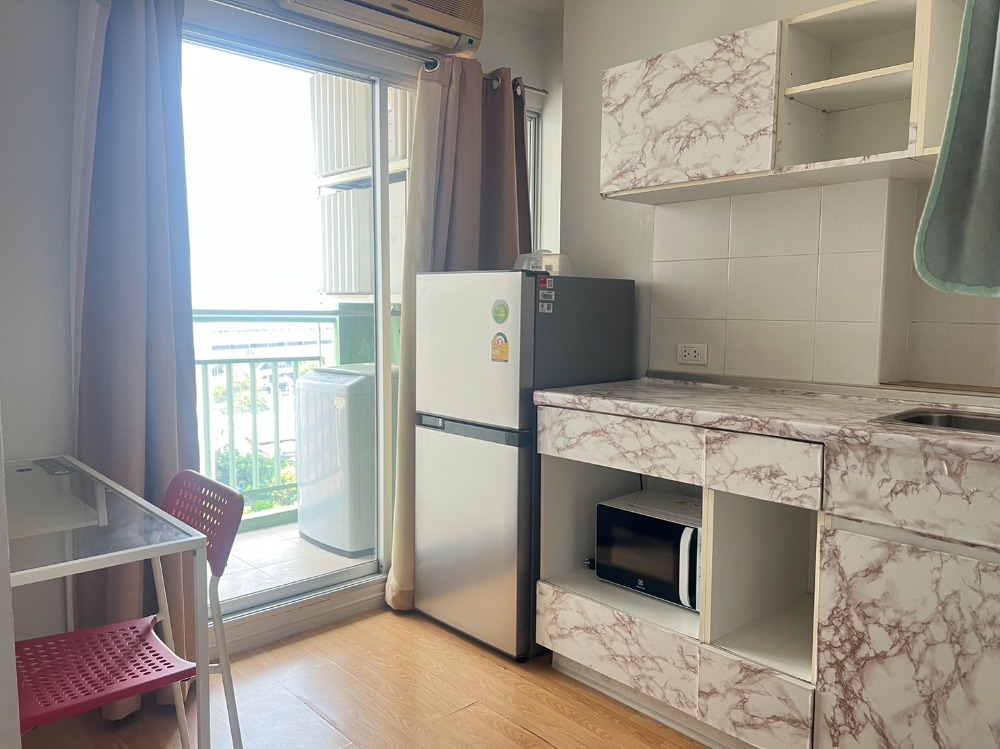 For RentCondoPattanakan, Srinakarin : For rent, Lumpini Place Srinakarin, Huamark Station, near the train station, convenient to travel, hurry to book.