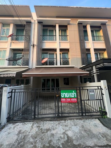 ให้เช่าทาวน์โฮมลาดกระบัง สุวรรณภูมิ : ให้เช่าบ้านทาวโฮม 3 ชั้น หมู่บ้านกลางเมือง พระราม 9 มอเตอร์เวย์ บิวท์อินสวย พร้อมอยู่ ติดถนนใหญ่คู่ขนานมอเตอร์เวย์