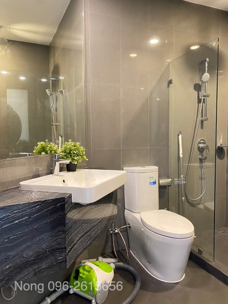 For RentCondoSiam Paragon ,Chulalongkorn,Samyan : Condo for RENT ให้เช่า **Ashton Chula-Silom 66  Sq,m. Fully Finish @65,000บาท/month call Nong 096-2615656  ห้องกว้างมาก 66 ตรม. 2 นอน 2 น้ำ เฟอร์ครบ พร้อมอยู่    Location :  , Samyan  Rental Price : 65,000 Baht/Month  Co