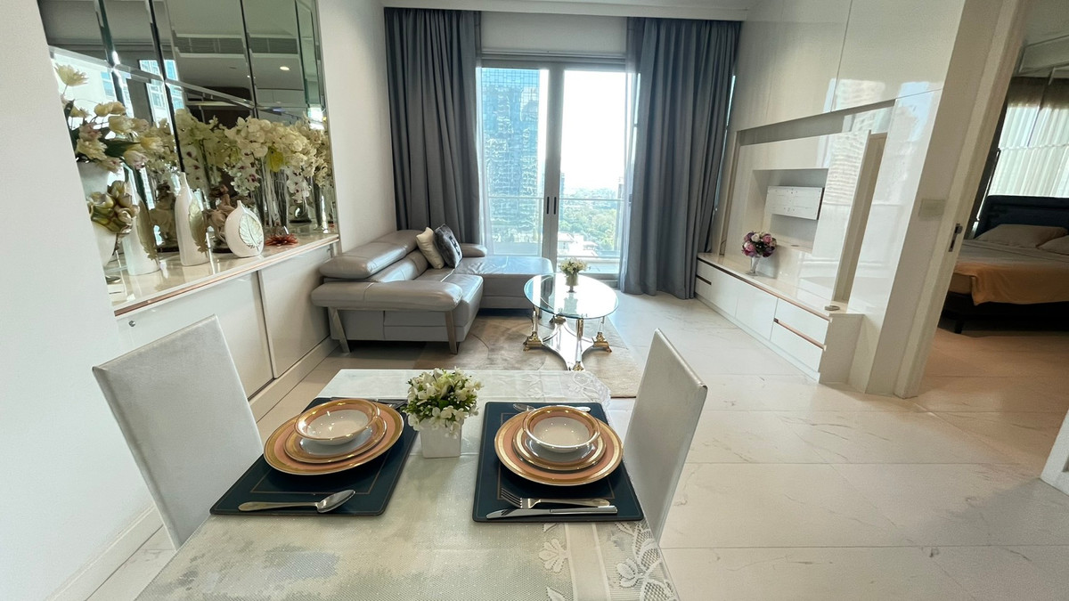 ขายคอนโดวิทยุ ชิดลม หลังสวน : 185 Rajadamri: 1bed 1bath  69.52sqm 24,500,000 transfer fee 50/50 Am: 0656199198