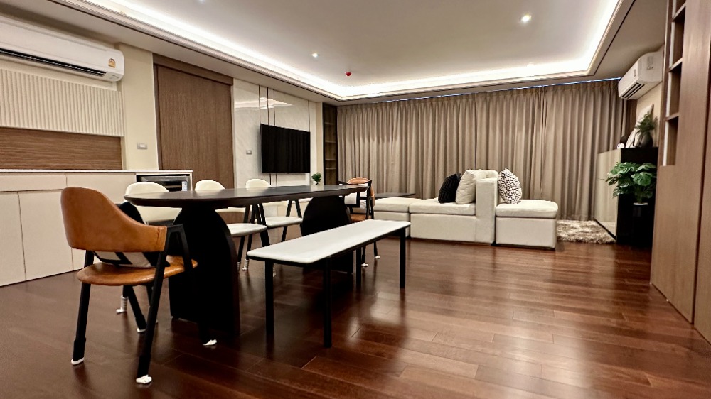 For RentCondoSathorn, Narathiwat : Spacious 4BR Unit with Amazing View near BTS Taksin