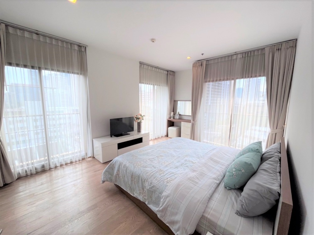 ให้เช่าคอนโดสุขุมวิท อโศก ทองหล่อ : [Owner Post] Noble Refine for Rent, Freshly repainted with entirely new flooring – it's like stepping into a brand-new unit!  