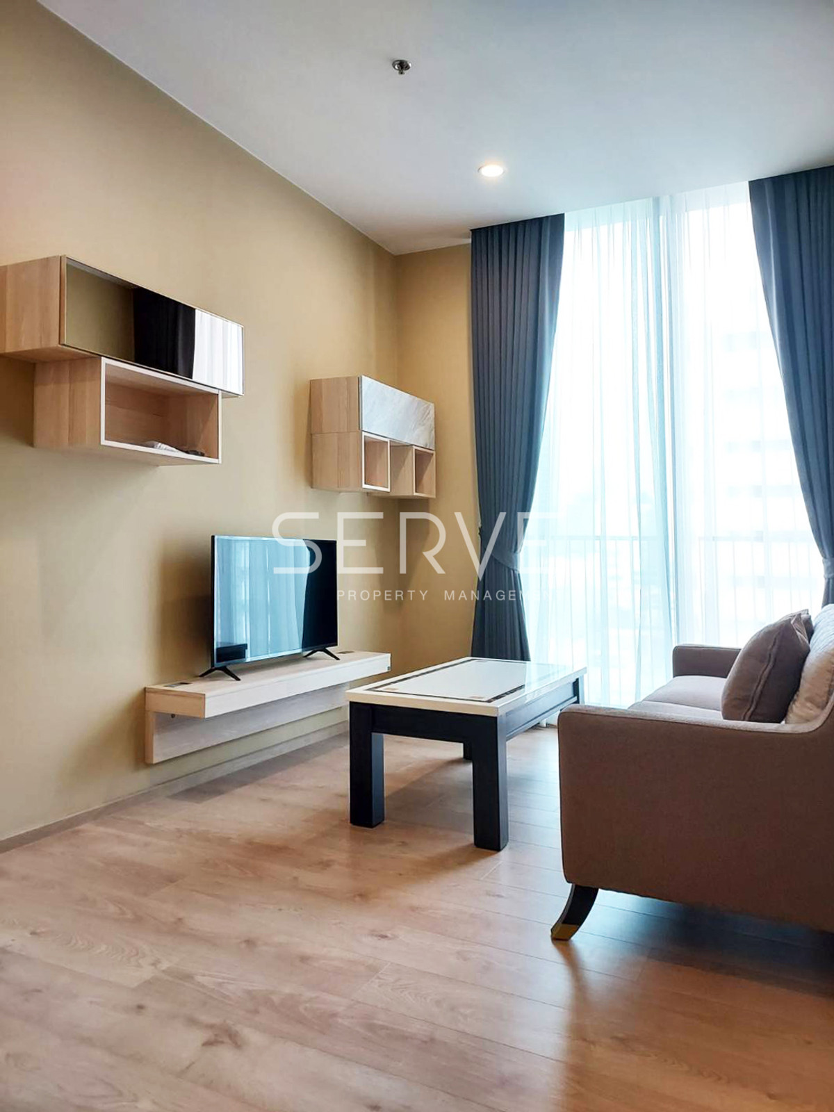 ให้เช่าคอนโดสุขุมวิท อโศก ทองหล่อ : 🔥ราคาสุดฮอต 30K🔥-1 นอน ห้องกว้าง 45.09 ตร.ม. ชั้นสูง 10+ บนทำเลดีๆ คอนโดใกล้รถไฟฟ้า 2 สาย BTS อโศก และ MRT สุขุมวิท 550 ม. ที่ Noble BE19 / ให้เช่าคอนโด