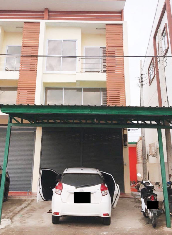 ขายอาคารพาณิชย์อยุธยา : ขายอาคารพาณิชย์ 2 ชั้น มีชั้นลอย  39 ตร.ว. ถ.โรจนะ  หมู่บ้านณรงค์ชัย เฟส 3 (ขายต่ำกว่าราคาประเมินตลาด)