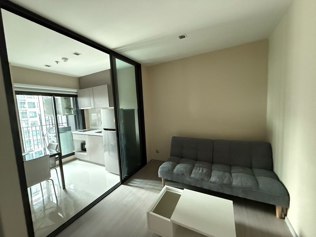 For RentCondoRama9, Petchburi, RCA : Life asoke Rama 9 for rent fully furnished,high floor open view,studio