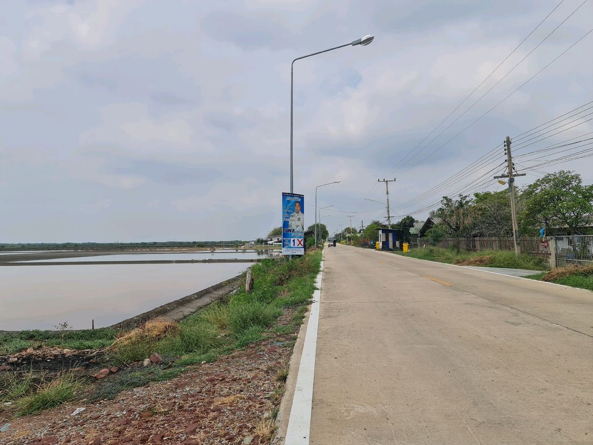 For SaleLandMahachai Samut Sakhon : Cheap !! Beautiful land near Bang Khun Thian Attached to the concrete road