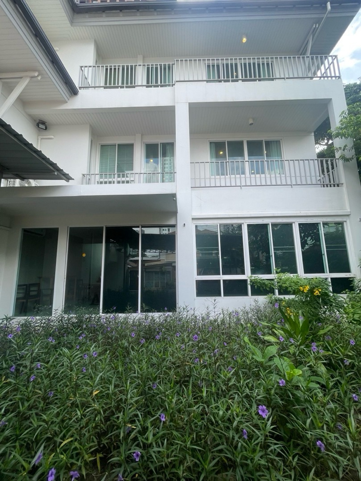 For RentHouseRama3 (Riverside),Satupadit : 3-Storey Detached House for Sale and Rent Near BTS Wutthakat Suitable for Residence or Home Office