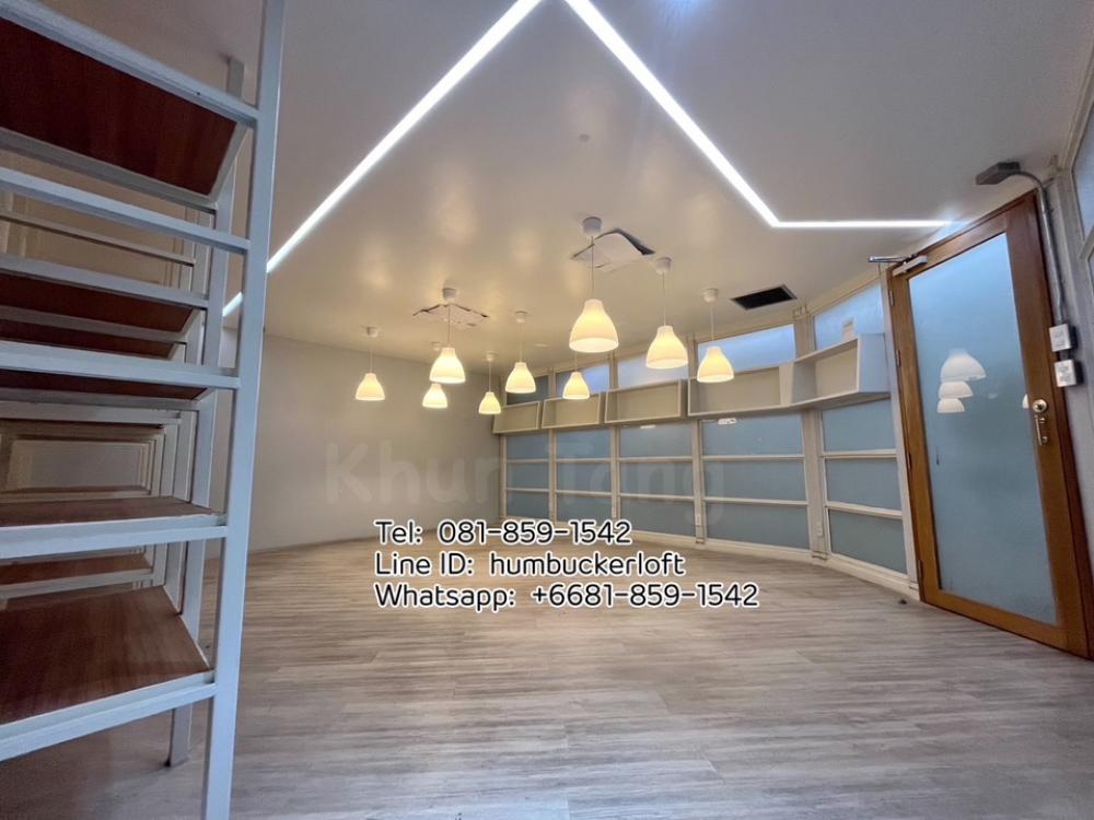 For RentOfficeSukhumvit, Asoke, Thonglor : Office space for rent, on the main road in the middle of Asoke (BTS Sukhumvit 350m)