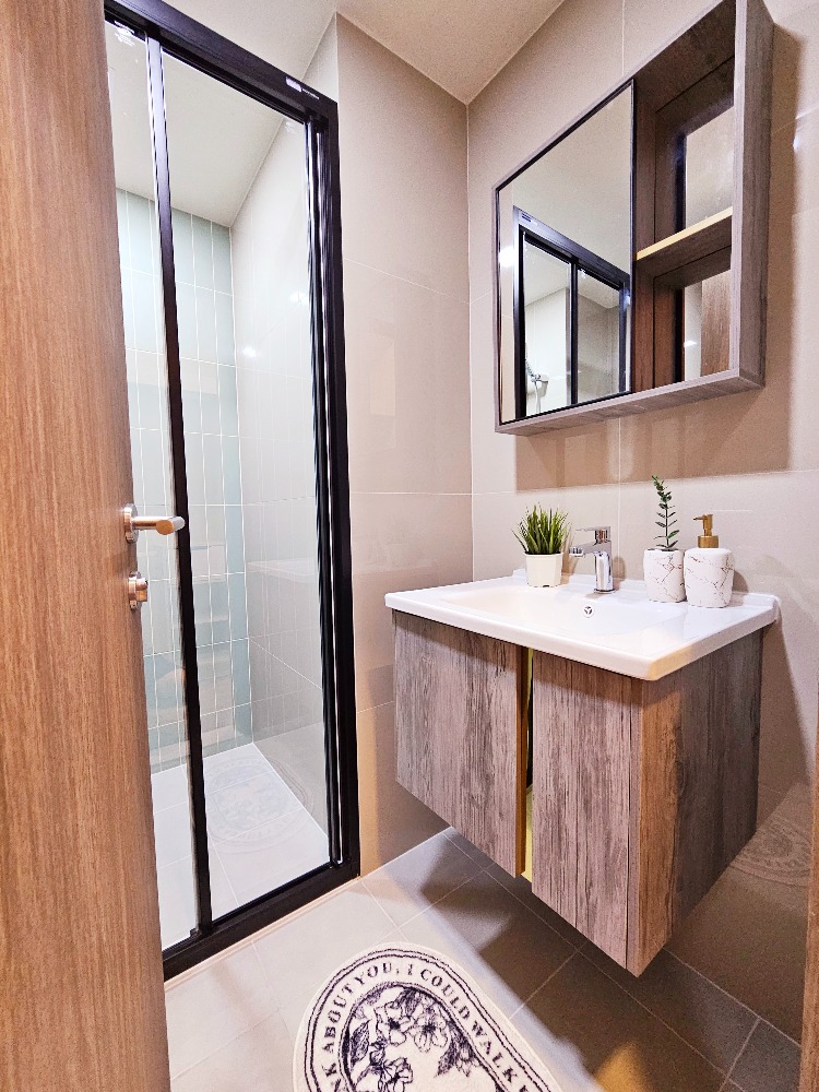 For RentCondoRamkhamhaeng, Hua Mak : Rds-0445 Condo for rent, The MUVE, Ram 22, make an appointment to see the room 👉line: @propertyfinder