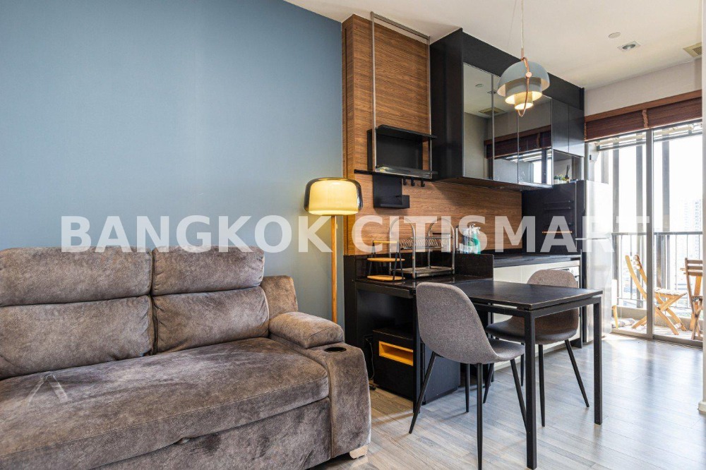 ขายคอนโดสาทร นราธิวาส : The Room Sathorn-St.Louis, 1 Bed, 34.95 sq.m. ห้องสวยตกแต่งพร้อมเฟอร์ + High Floor