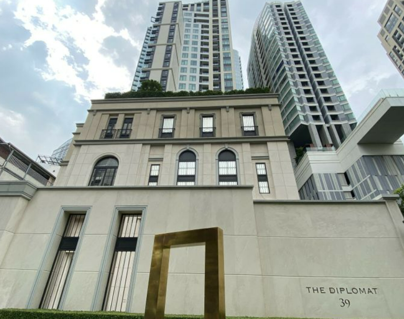ขายคอนโดสุขุมวิท อโศก ทองหล่อ : *FOR SALE* The Diplomat 39, 3 Bed, 168 sq.m. | Call/Line: 0856629953