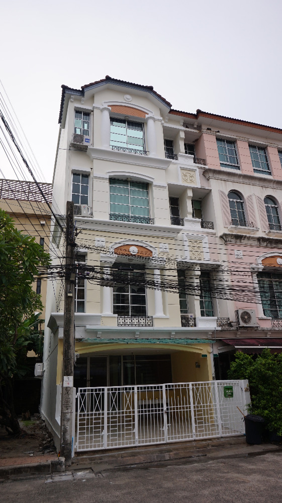 ให้เช่าทาวน์โฮมเลียบทางด่วนรามอินทรา : ให้เช่า ทาวน์เฮ้าส์4ชั้น 280 ตรม. ใกล้เซ็นทรัลอิสต์วิลล์