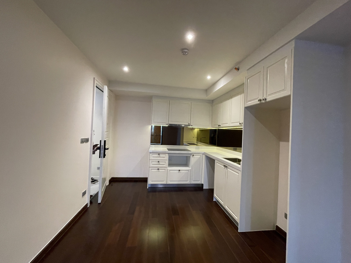 ขายคอนโดสาทร นราธิวาส : [ขายด่วน/ถูกที่สุด] Altitude Symphony Charoenkrung ชั้น 8 วิวแม่น้ำเจ้าพระยา | ใกล้ Shrewsbury เพียง 750 ม. (ราคาดีกว่ารอบข้าง 30%!!)