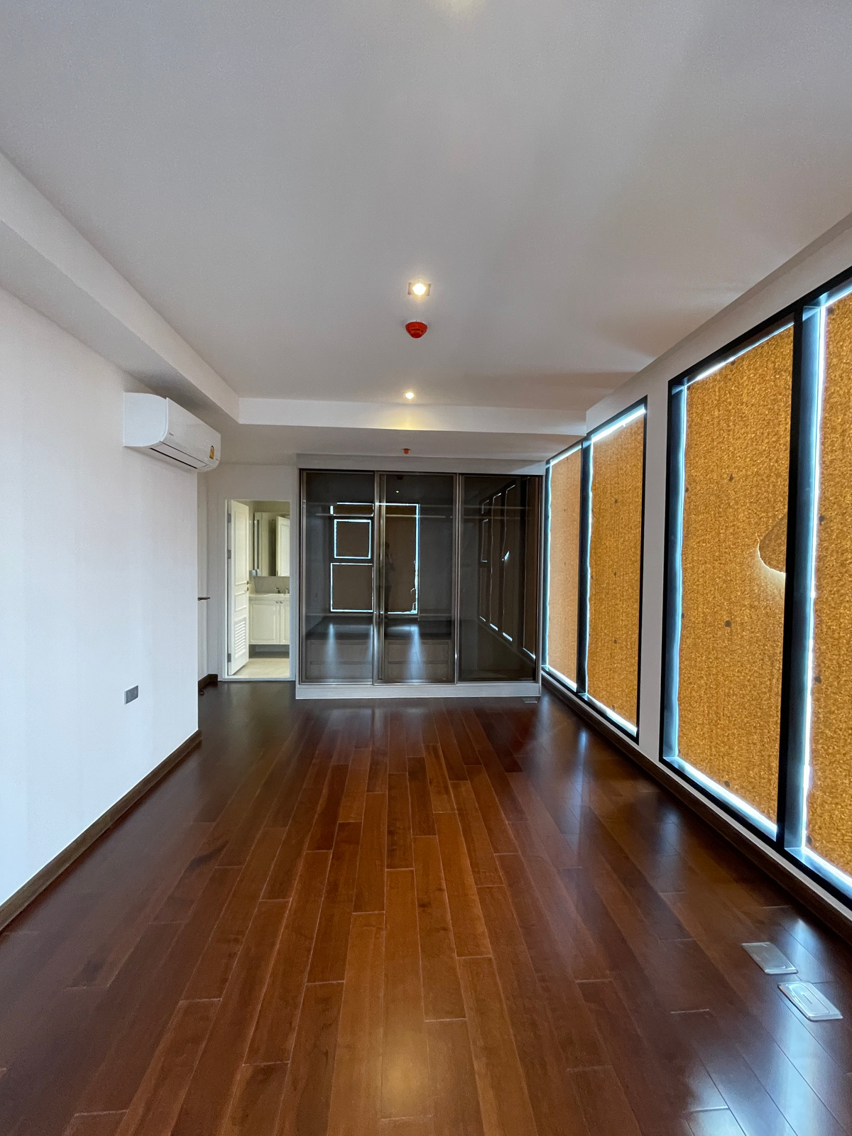 ขายคอนโดสาทร นราธิวาส : [ขายด่วน/ถูกที่สุด] Altitude Symphony Charoenkrung ชั้น 8 วิวแม่น้ำเจ้าพระยา | ใกล้ Shrewsbury เพียง 750 ม. (ราคาดีกว่ารอบข้าง 30%!!)