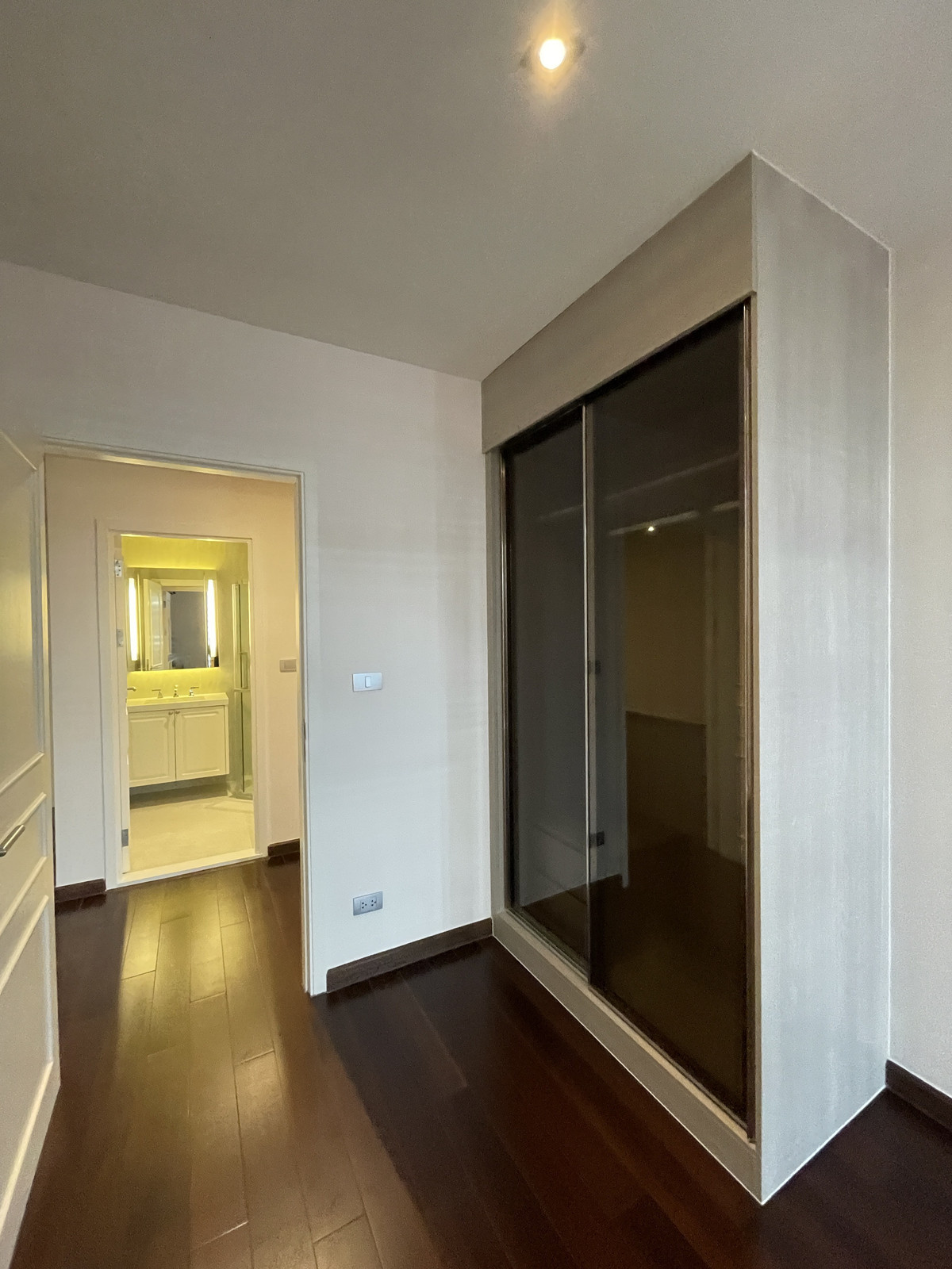 ขายคอนโดสาทร นราธิวาส : [ขายด่วน/ถูกที่สุด] Altitude Symphony Charoenkrung ชั้น 8 วิวแม่น้ำเจ้าพระยา | ใกล้ Shrewsbury เพียง 750 ม. (ราคาดีกว่ารอบข้าง 30%!!)