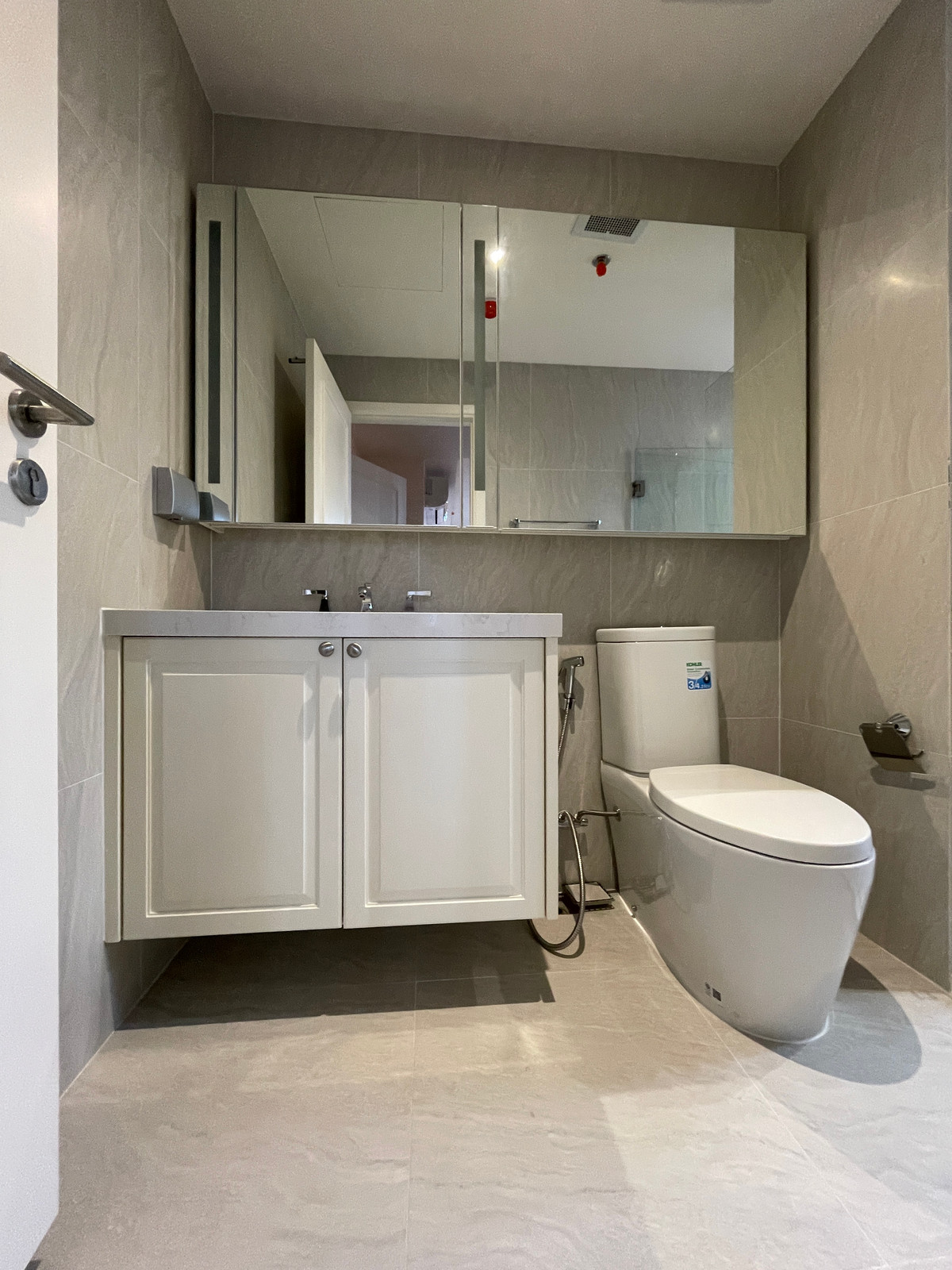 ขายคอนโดสาทร นราธิวาส : [ขายด่วน/ถูกที่สุด] Altitude Symphony Charoenkrung ชั้น 8 วิวแม่น้ำเจ้าพระยา | ใกล้ Shrewsbury เพียง 750 ม. (ราคาดีกว่ารอบข้าง 30%!!)