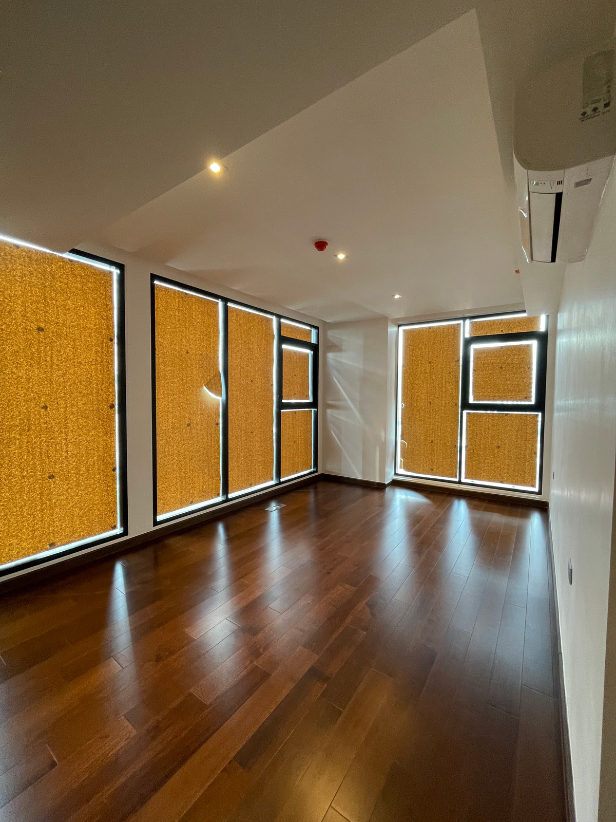 ขายคอนโดสาทร นราธิวาส : [ขายด่วน/ถูกที่สุด] Altitude Symphony Charoenkrung ชั้น 8 วิวแม่น้ำเจ้าพระยา | ใกล้ Shrewsbury เพียง 750 ม. (ราคาดีกว่ารอบข้าง 30%!!)