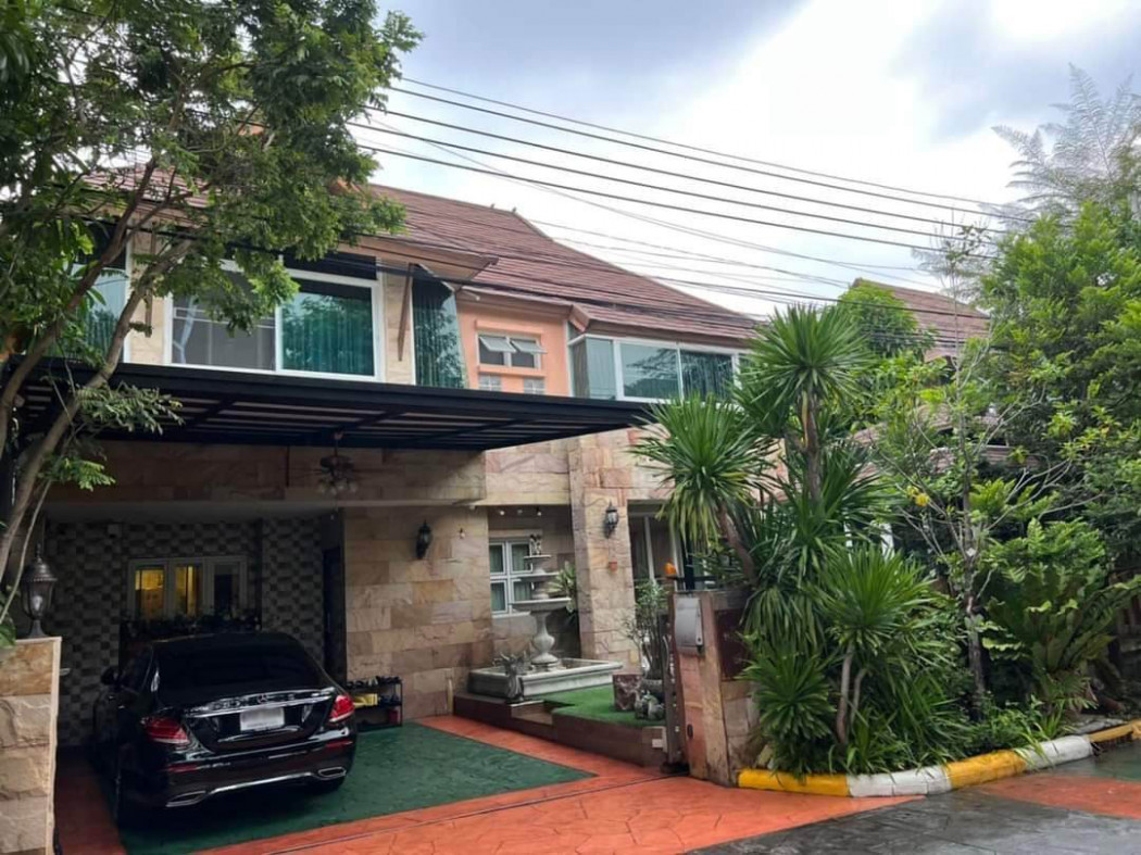 For SaleHouseSeri Thai, Ramkhamhaeng Nida : House for sale Nuanchan Near Ekkamai-Ramintra Expressway (Elegant decoration, Built-in teak wood) 70 sq m. 4 bedrooms, 3 bathrooms, 250 sq m. Quiet like a resort.