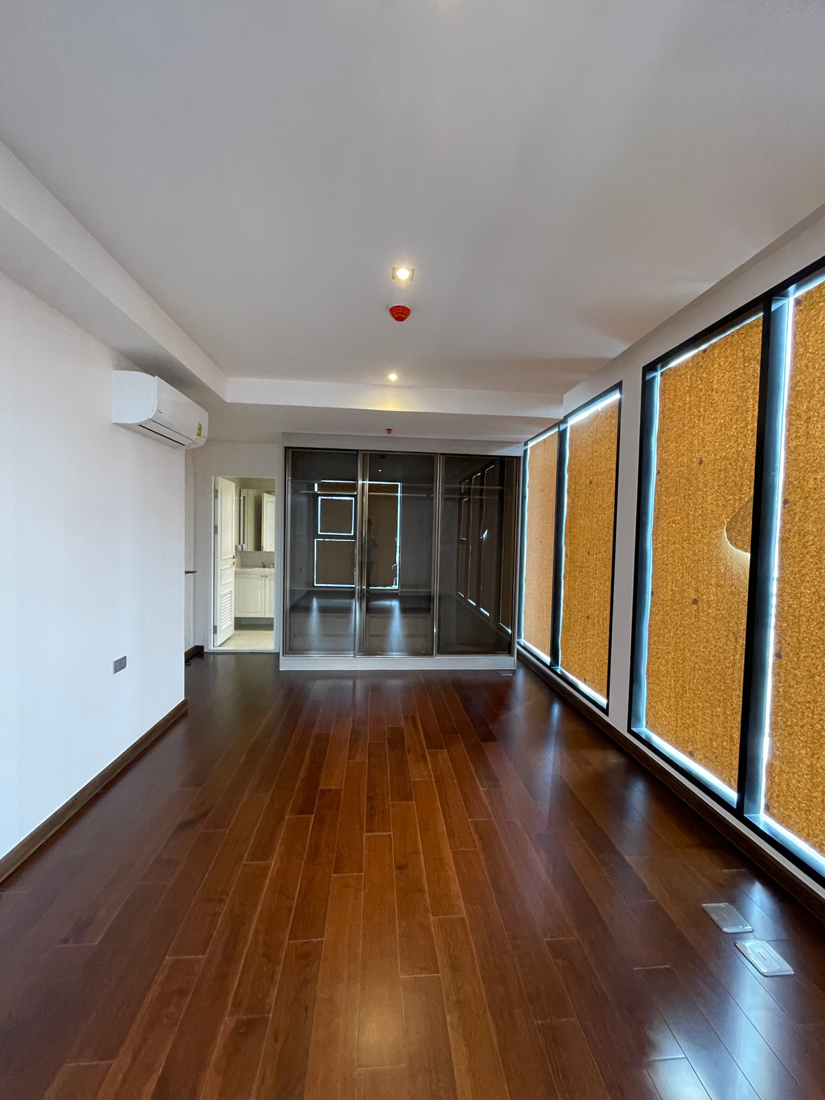 ขายคอนโดสาทร นราธิวาส : [ขายด่วน/ถูกที่สุด] Altitude Symphony Charoenkrung ชั้น 8 วิวแม่น้ำเจ้าพระยา | ใกล้ Shrewsbury เพียง 750 ม. (ราคาดีกว่ารอบข้าง 30%!!)