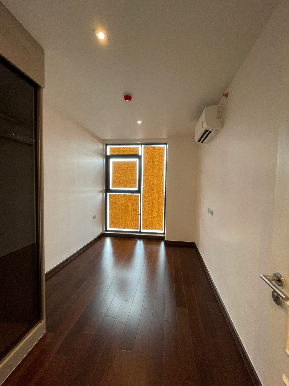 ขายคอนโดสาทร นราธิวาส : [ขายด่วน/ถูกที่สุด] Altitude Symphony Charoenkrung ชั้น 8 วิวแม่น้ำเจ้าพระยา | ใกล้ Shrewsbury เพียง 750 ม. (ราคาดีกว่ารอบข้าง 30%!!)