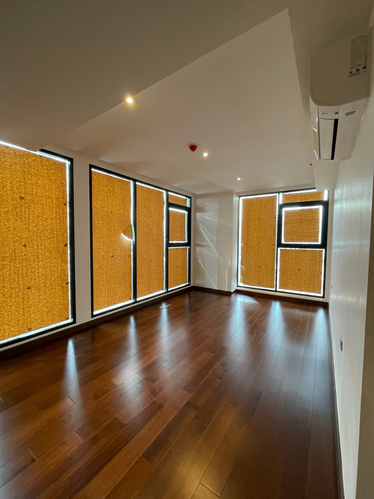 ขายคอนโดสาทร นราธิวาส : [ขายด่วน/ถูกที่สุด] Altitude Symphony Charoenkrung ชั้น 8 วิวแม่น้ำเจ้าพระยา | ใกล้ Shrewsbury เพียง 750 ม. (ราคาดีกว่ารอบข้าง 30%!!)