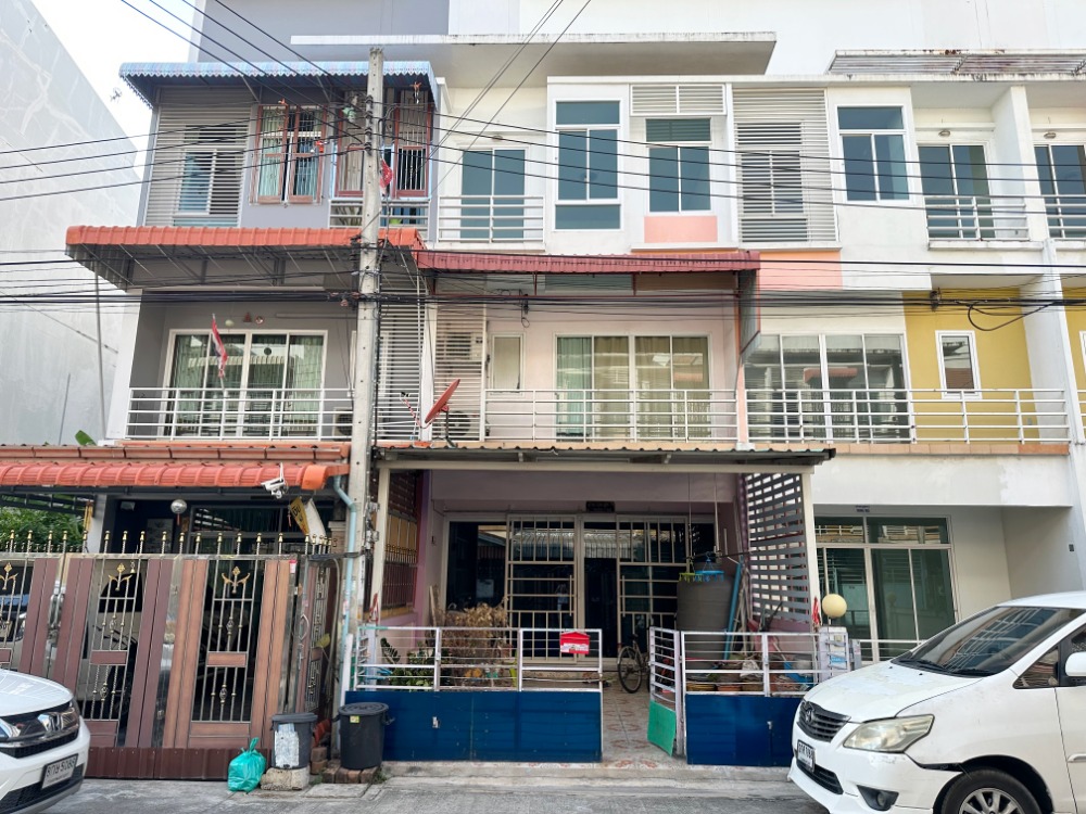 ขายทาวน์โฮมบางแค เพชรเกษม : ขายทาวน์เฮ้าท์ 3 ชั้น หมู่บ้านบุษรา เพชรเกษม 81