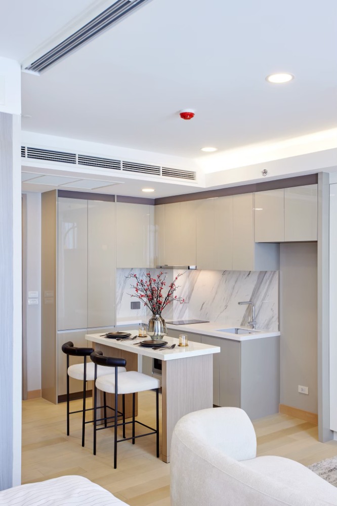 For SaleCondoKhlongtoei, Kluaynamthai : Condo for sale: Wyndham Residence Bangkok (Siamese Exclusive Queens), 19th floor, size 34.32 sq m., 1 bedroom, 1 bathroom, High Rise condo, convenient travel, near MRT Queen Sirikit Center, only 100 m.