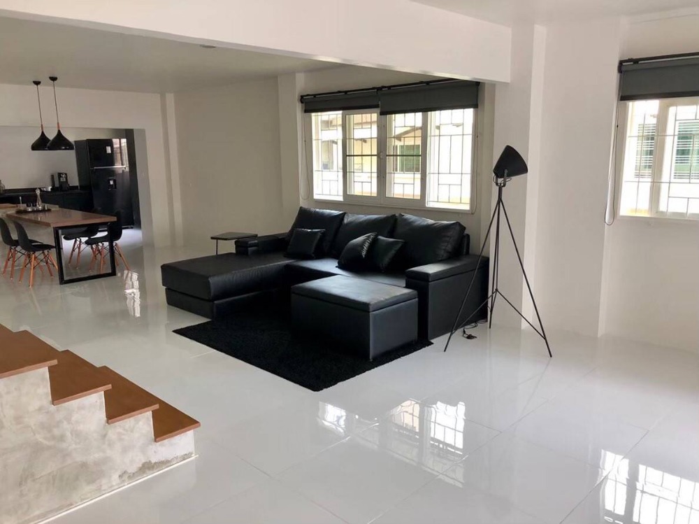 ขายทาวน์โฮมอ่อนนุช อุดมสุข : ขายด่วน ลดราคาพิเศษ ใกล้ BTS ทาวน์โฮม 3ชั้น 3ห้องนอน 3ห้องน้ำ หมู่บ้านคาซ่า ซิตี้ สุขุมวิท 101/1